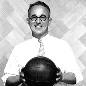 Walter “Doc” Meanwell coached the Badgers to two perfect seasons: 1911–12 and 1913–14. Between 1911 and 1913, his Badgers won 29 games in a row.
